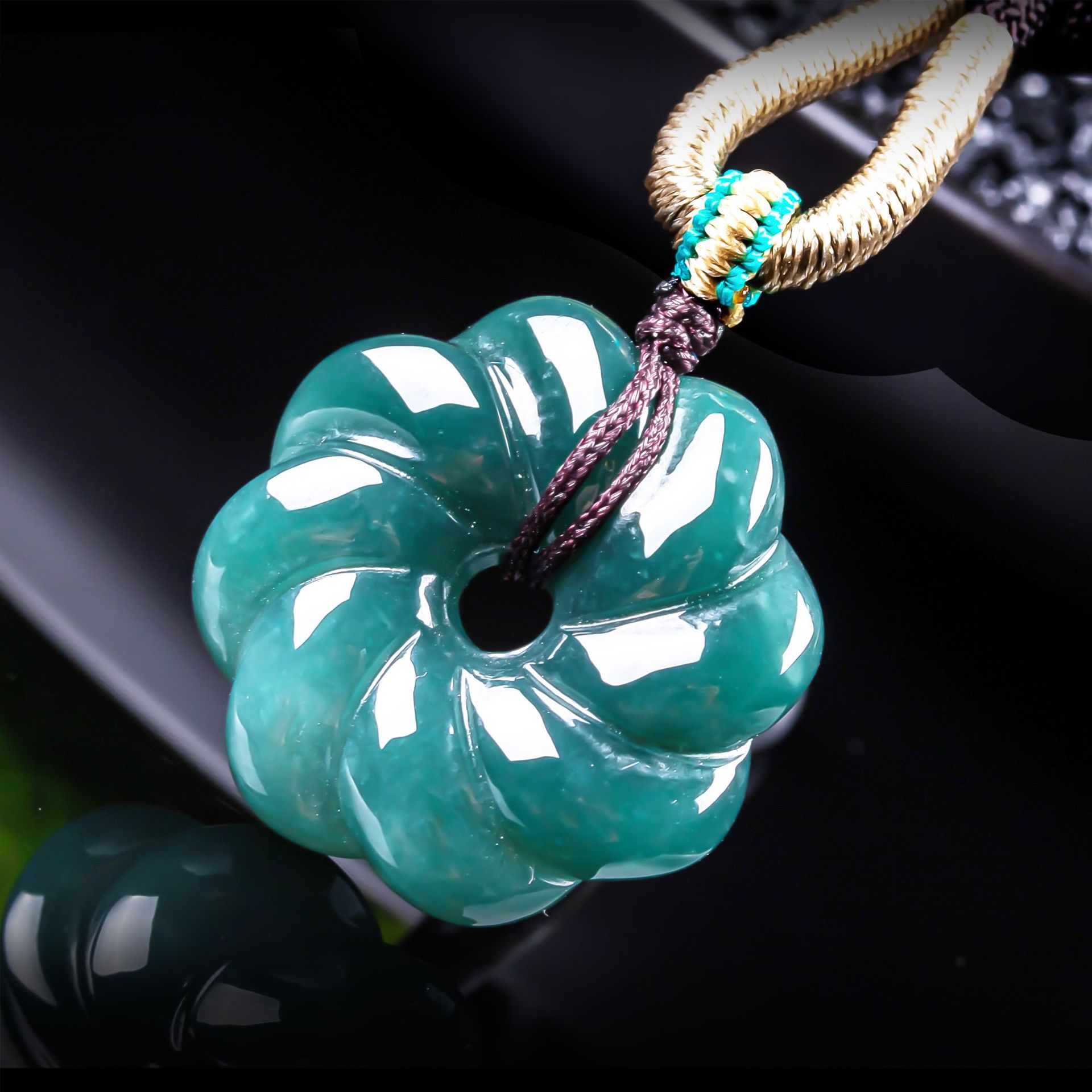 Women Accessories Jewelry - Natürlicher burmesischer Jadeit-Blumenanhänger Halskette Accessoires Edelstein-Talismane