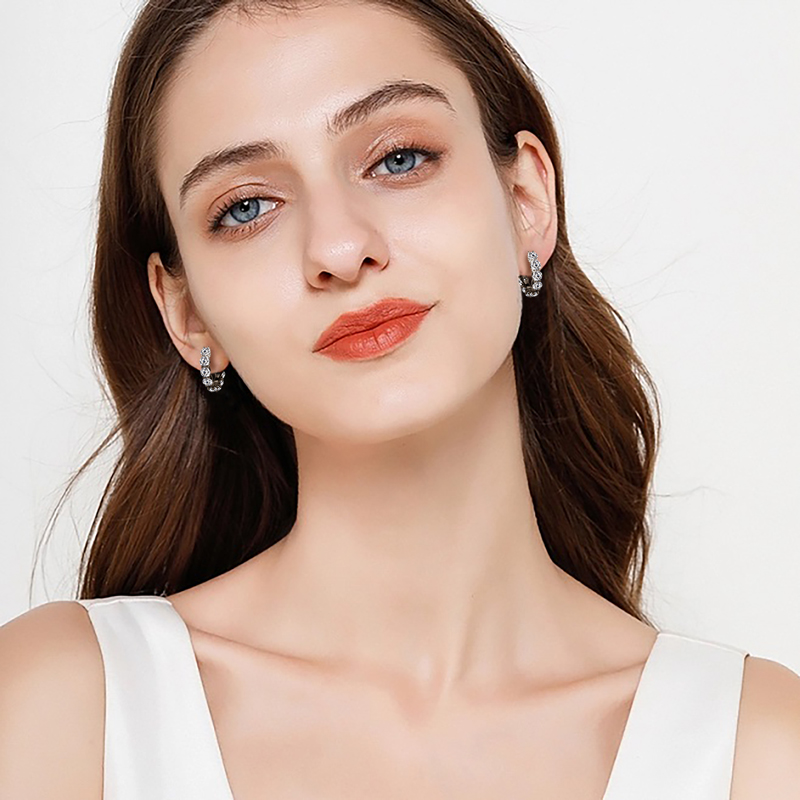 Women'S Emo Accessories - Luxuriöse 4mm Moissanit Eternity Creolen für