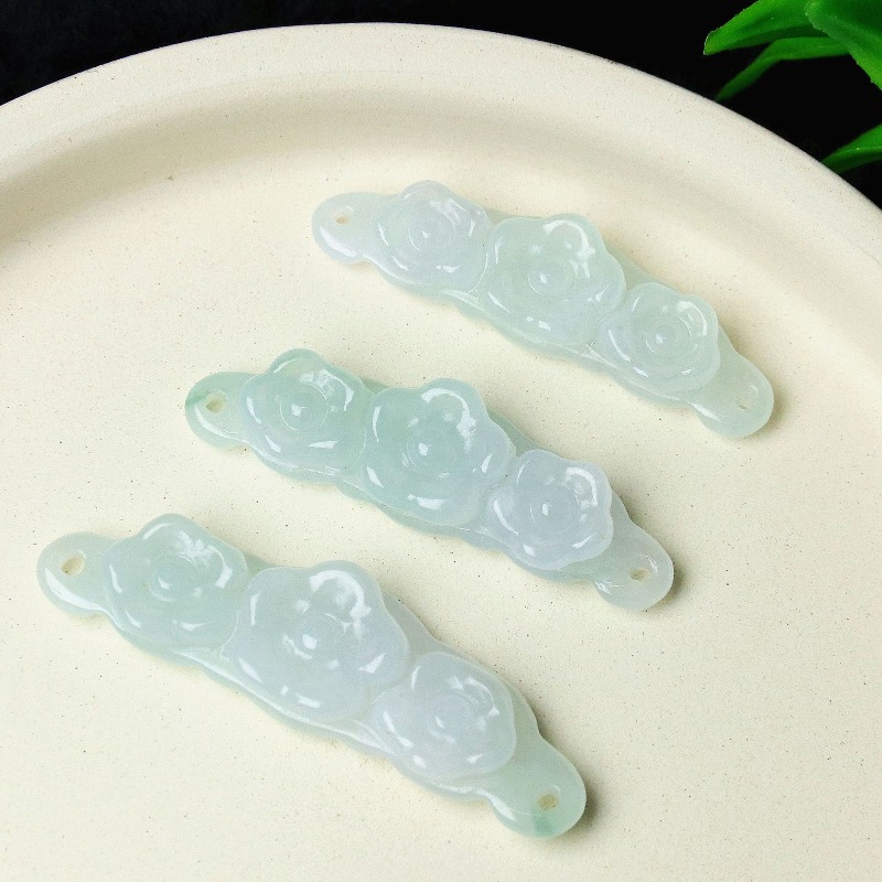 Women Accessories Jewelry - 1 Stück Natürlicher Jadeit Smaragd Blumen-Handkarte